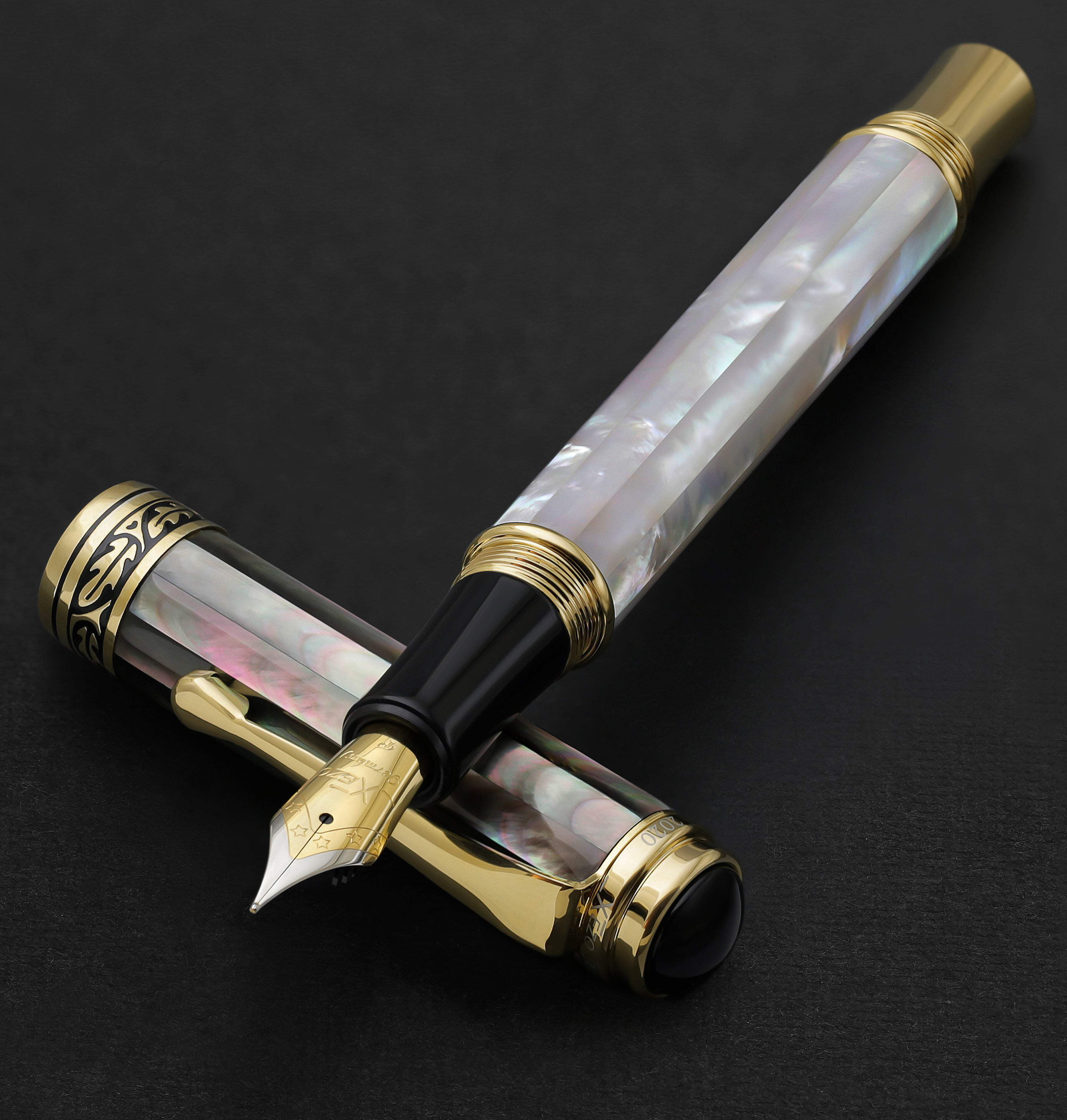 Xezo Xezo Maestro® White  Black Mother of Pearl Fountain Pen (Fine Nib) - 18K Gold Plated
