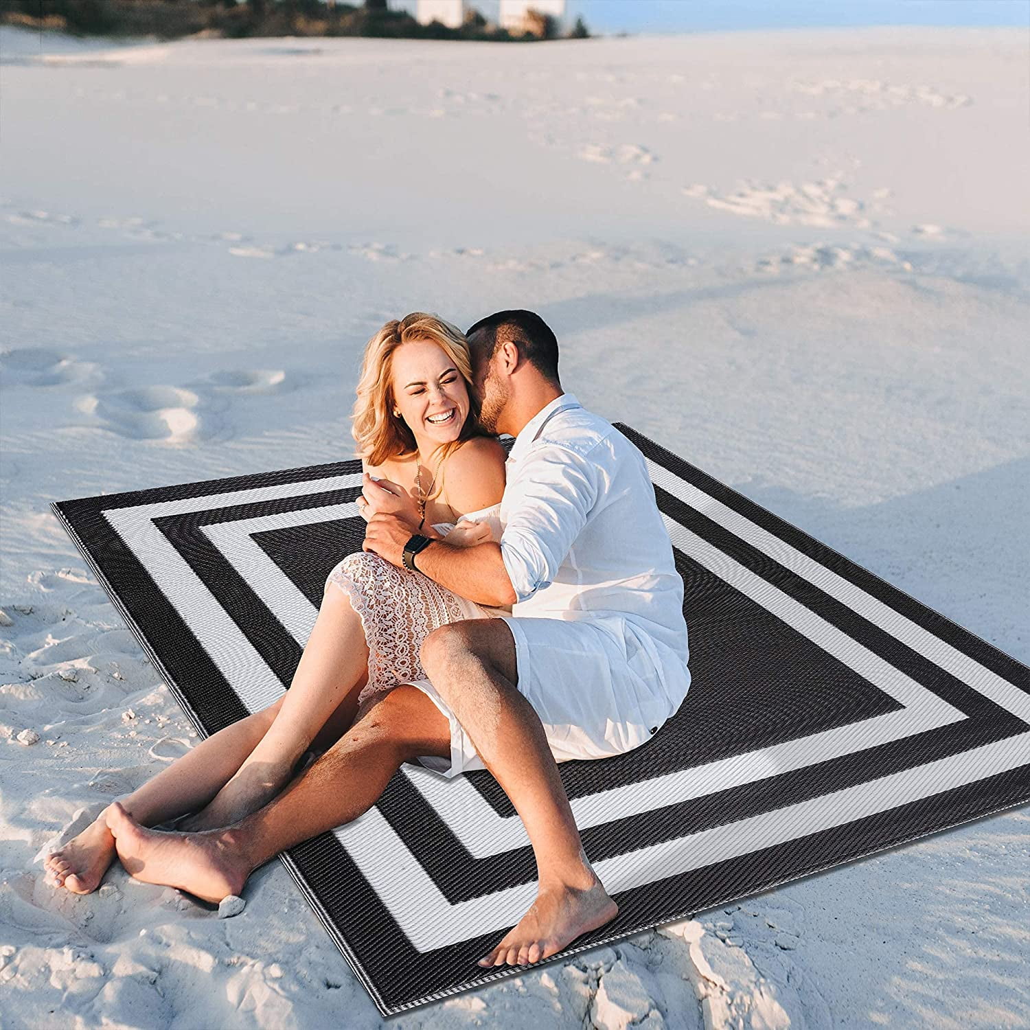 Playa Rug Reversible Indoor/Outdoor 100% Recycled Plastic Floor Mat/Rug - Weather, Water, Stain, Fade and UV Resistant - Paris- Black & White (4'x6')