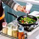 thumbnail image 3 of Mejor dispensador de especias de cristal con control por botón de 0,5 gramos para cocina, barbacoa y camping, 3 of 3