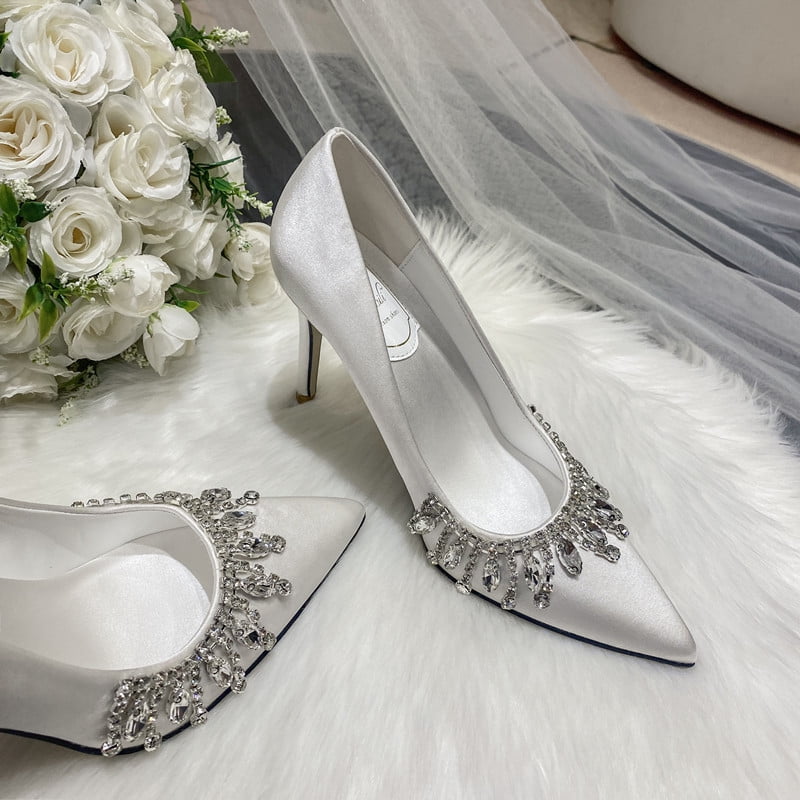Amazon.com | Emily Bridal 011-25 Women's Wedding Shoes Closed Toe 1.57  Inches Kitten Heel Lace Satin Pumps with Rhinestone Bridal Shoes (EU35/5  B(M) US, Ivory) | Pumps