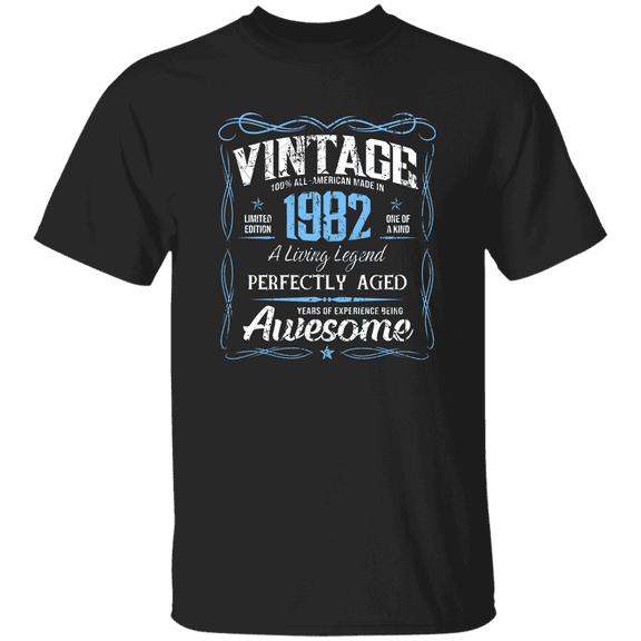 Classic Birthday Made In 1982 44 Years Old 44Th Bday Decorations Vintage T-Shirt