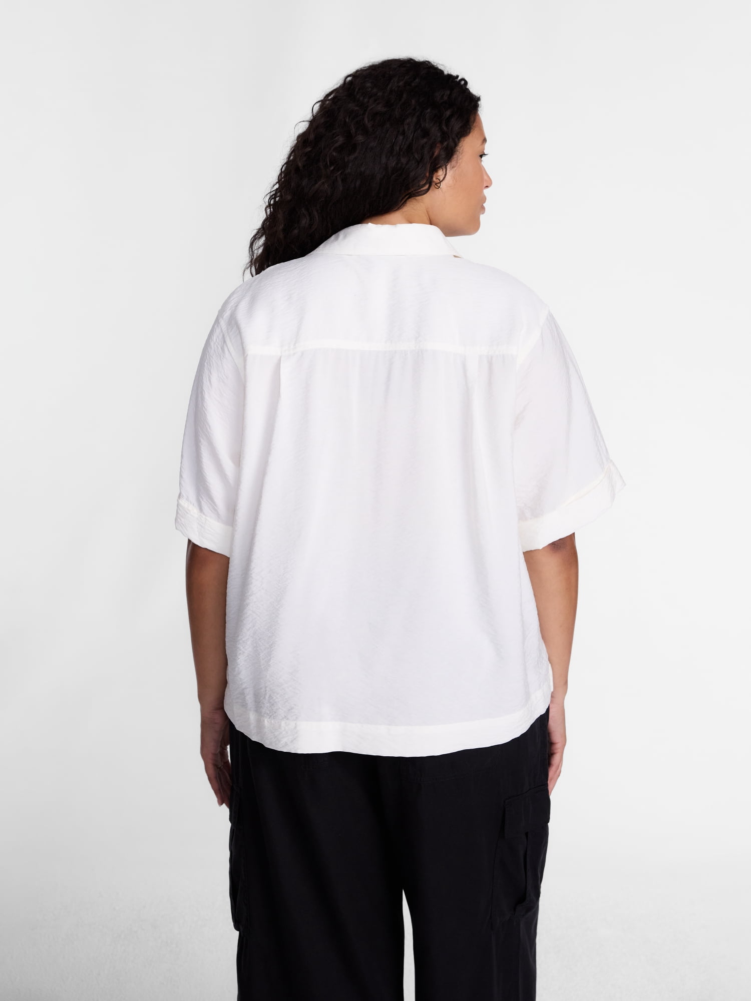 Terra and Sky Women's Plus Collared Short Sleeve Button Front Shirt, Sizes 0X-5X