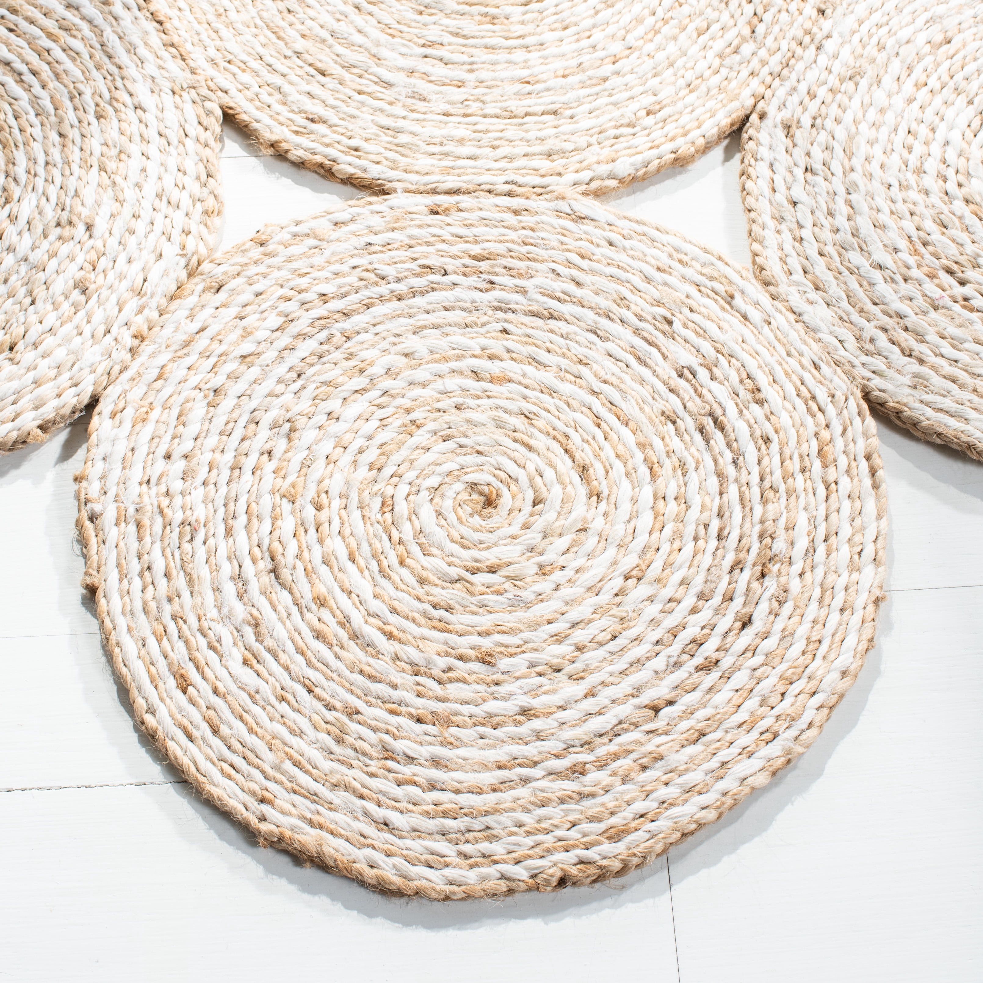 SAFAVIEH Natural Fiber Dacre Geometric Area Rug, Ivory/Natural, 4' x 4' Round