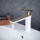 thumbnail image 2 of Grifo mezclador de lavabo de un solo orificio para lavabo de tocador, elegante diseño de pintura, grifo para lavabo de baño blanco/dorado, 2 of 5