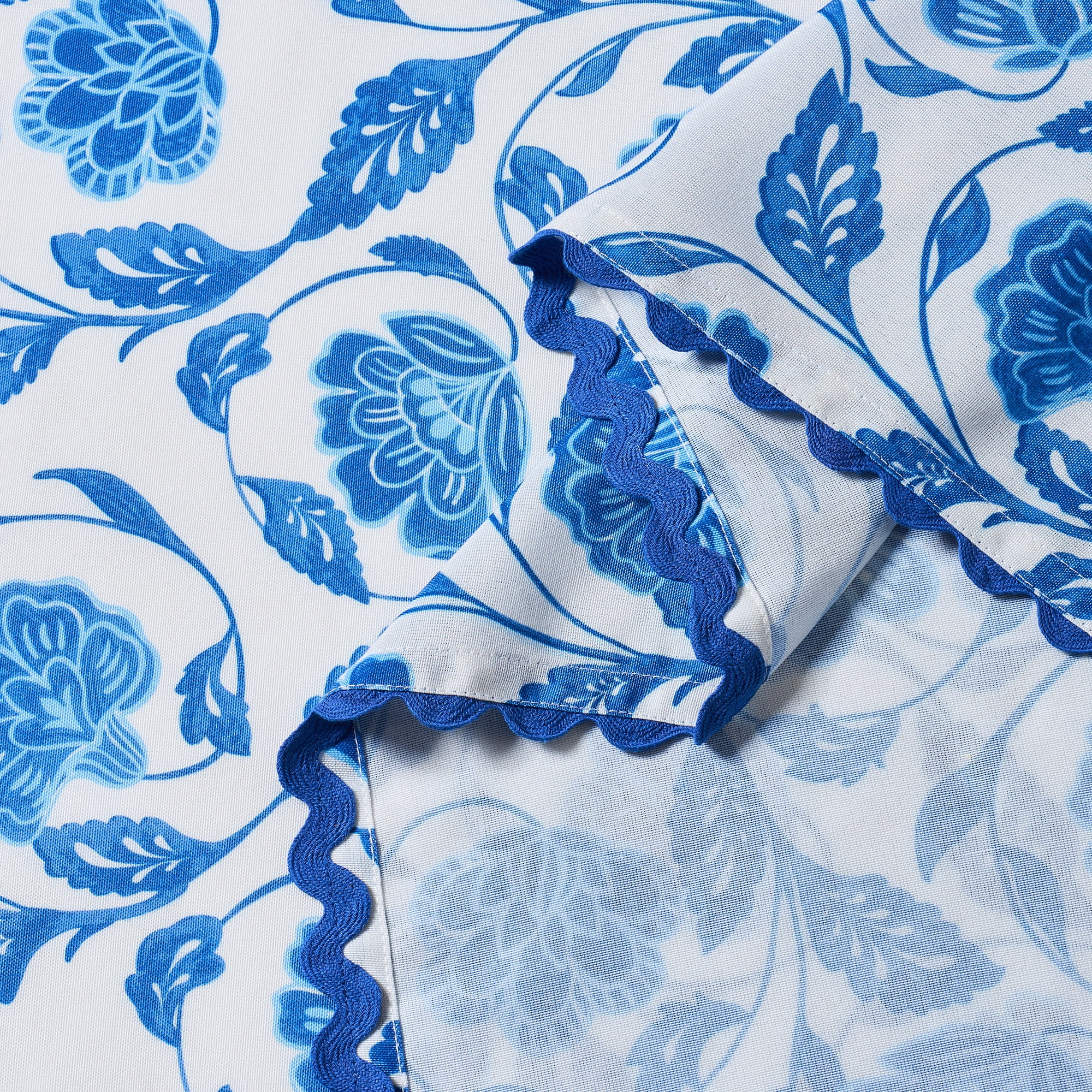 Mainstays by Becky G. & Alejandra Fabric Tablecloth, Blue Floral, 60" x 102"