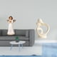 thumbnail image 2 of Figura de ángel en resina, estatua abstracta, escultura de pareja, decoración moderna para el hogar. Material de resina único, ideal para estantería,, 2 of 8