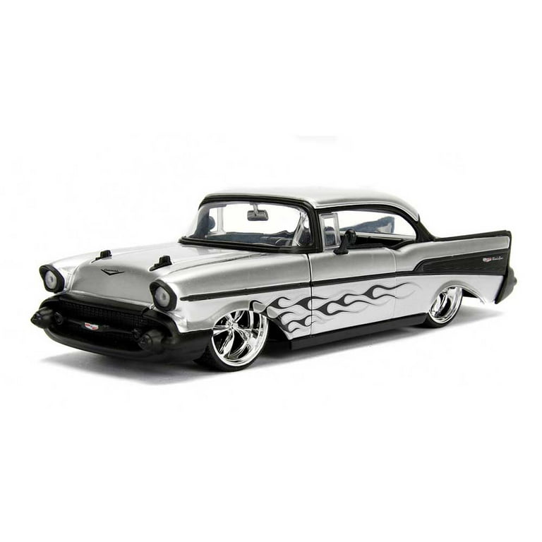 Bigtime Kustoms Series: 1957 Chevy Bel Air (Silver) 1/24