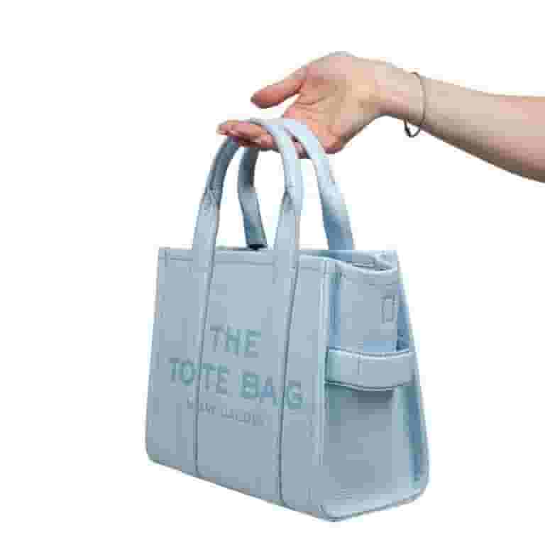 ハンドバッグ MARC JACOBS Woman Handbag Blue H009L01SP21 465 Marc Jacobs The Leather Small Tote Bag - Cloud Blue