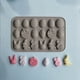 thumbnail image 4 of Molde para Hornear Galletas de Chocolate y Pastel de 18 Conejos, 4 of 6