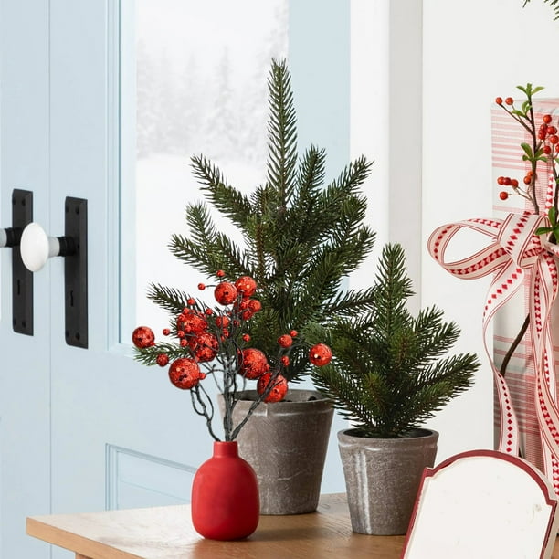 Inserto de rama de ratán navideño | Ramitas y hojas decorativas doradas y rojas con bayas rojas | Acento natural tejido a mano para las fiestas | 11.8x5.9 pulgadas | Decoración festiva de adornos