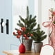 thumbnail image 1 of Inserto de rama de ratán navideño | Ramitas y hojas decorativas doradas y rojas con bayas rojas | Acento natural tejido a mano para las fiestas | 11.8x5.9 pulgadas | Decoración festiva de adornos, 1 of 9