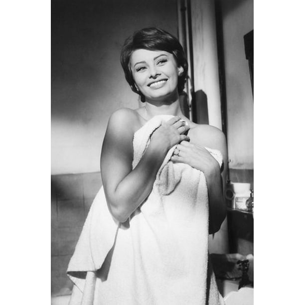 Loren sexy sophia Sophia Loren