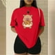 thumbnail image 3 of Playera Blusa De Capybara Comiendo Pretzel Ropa Divertida Para Mujer Capibara Color Rojo Talla Chica Marca Emil SaEs, 3 of 4