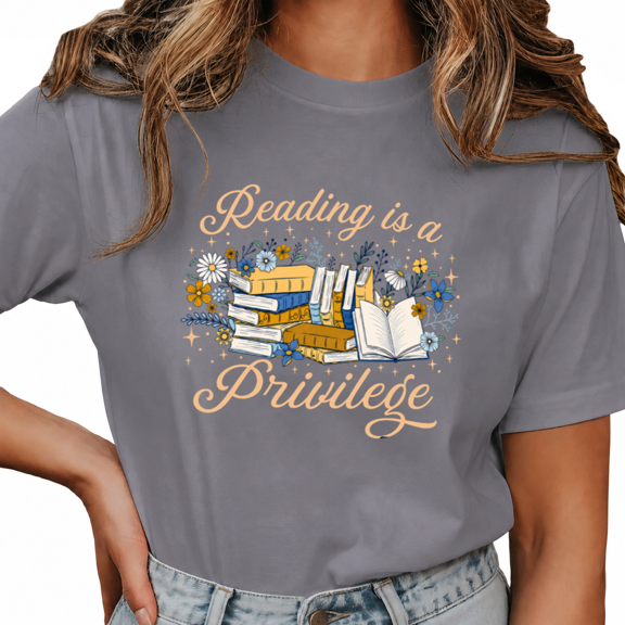 Giffimy Women's Gray Reading Is A Privilege Daisy Star Stack Book Floral Graphic Short Sleeve T-Shirt Daily Wear Crewneck Top