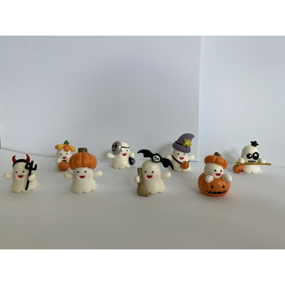 8 pics Halloween Mini Resin Figures