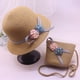 thumbnail image 5 of Sombrero de paja y conjunto de bolsa pequeña, sombrero de sol de verano para niñas y niños con decoración de flores para vacaciones, viajes, actividades al aire libre Adepaton MZQ-0683-1, 5 of 8