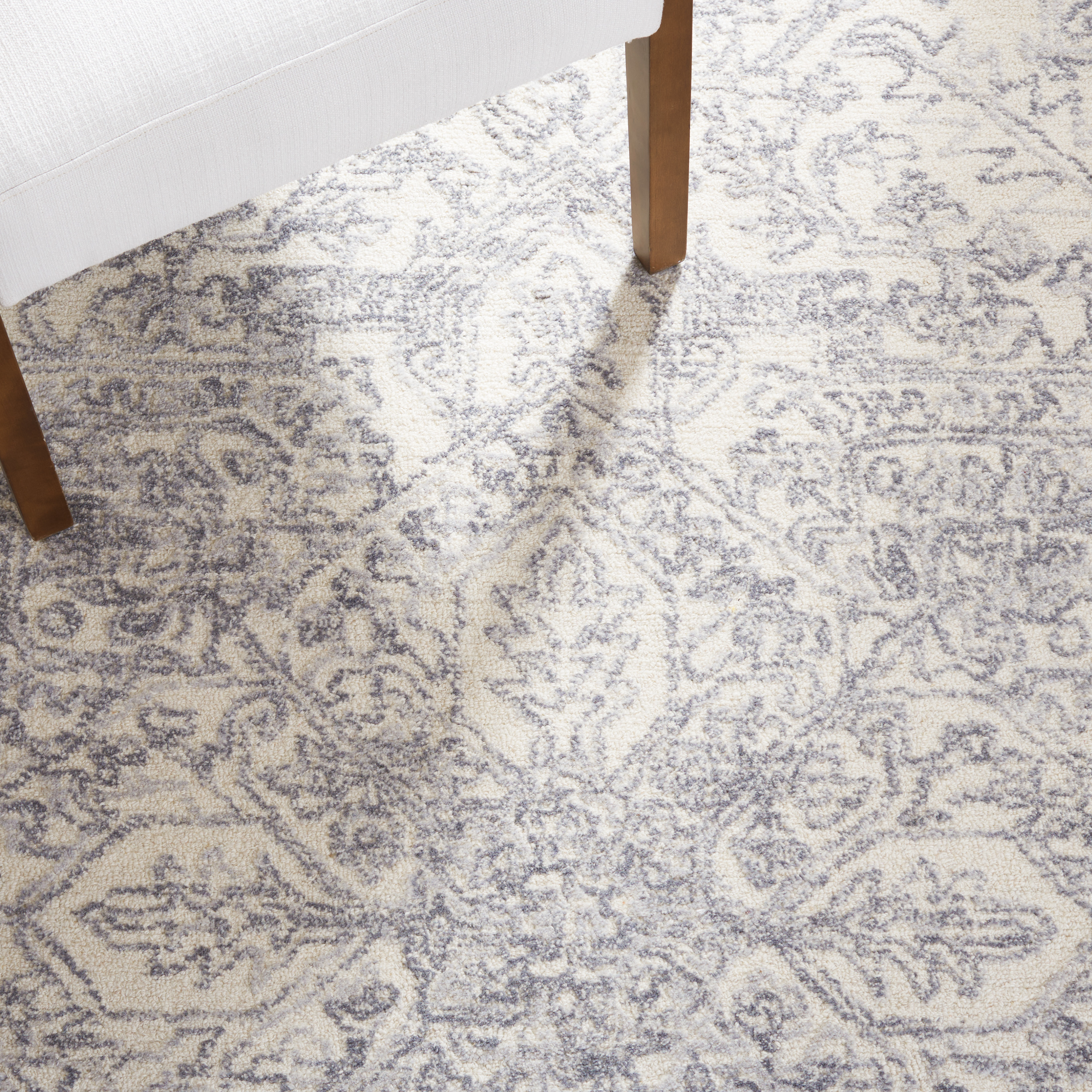 SAFAVIEH Metro Boniface Distressed Area Rug, Beige/Grey, 4' x 6'