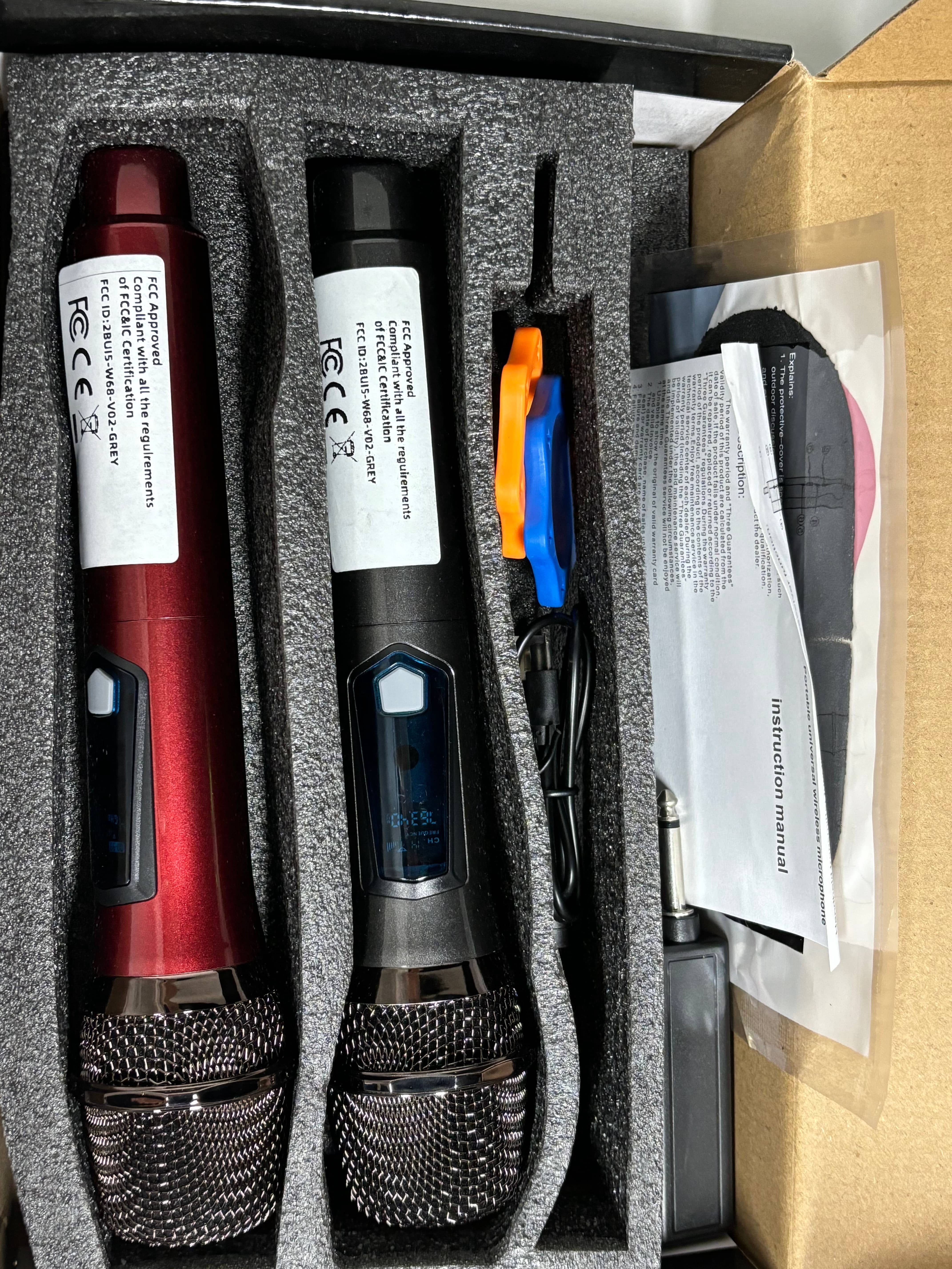2.4G rechargeable handheld wireless dual microphone, dynamic wireless microphone, suitable for karaoke singing, weddings DJ、 Party, speech, church, classroom use, PA system, 200 feet, gray and red