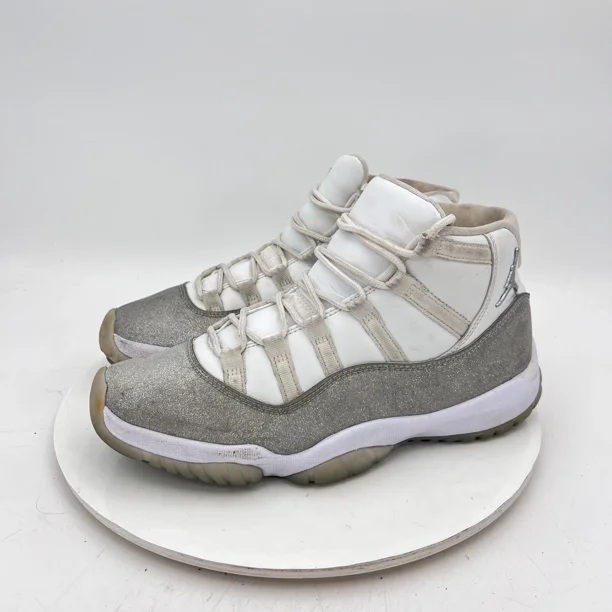 Ni - ke Ni - ke Air Jordan 11 Retro Women Size 10.5 AR0715-100 White Metallic Silver Shoes