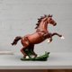 thumbnail image 3 of Estatua de caballo de pie Sunnimix estatuilla de caballo de resina marrón, 3 of 5