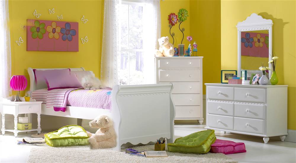 Lauren 5 pc. Sleigh Bedroom Set in White (Twin)