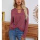 thumbnail image 4 of Camisa de manga larga para mujer, cuello redondo, escote en U, dobladillo anudado, Top informal de color puro para fiesta, viajes diarios, rojo oscuro M, 4 of 7