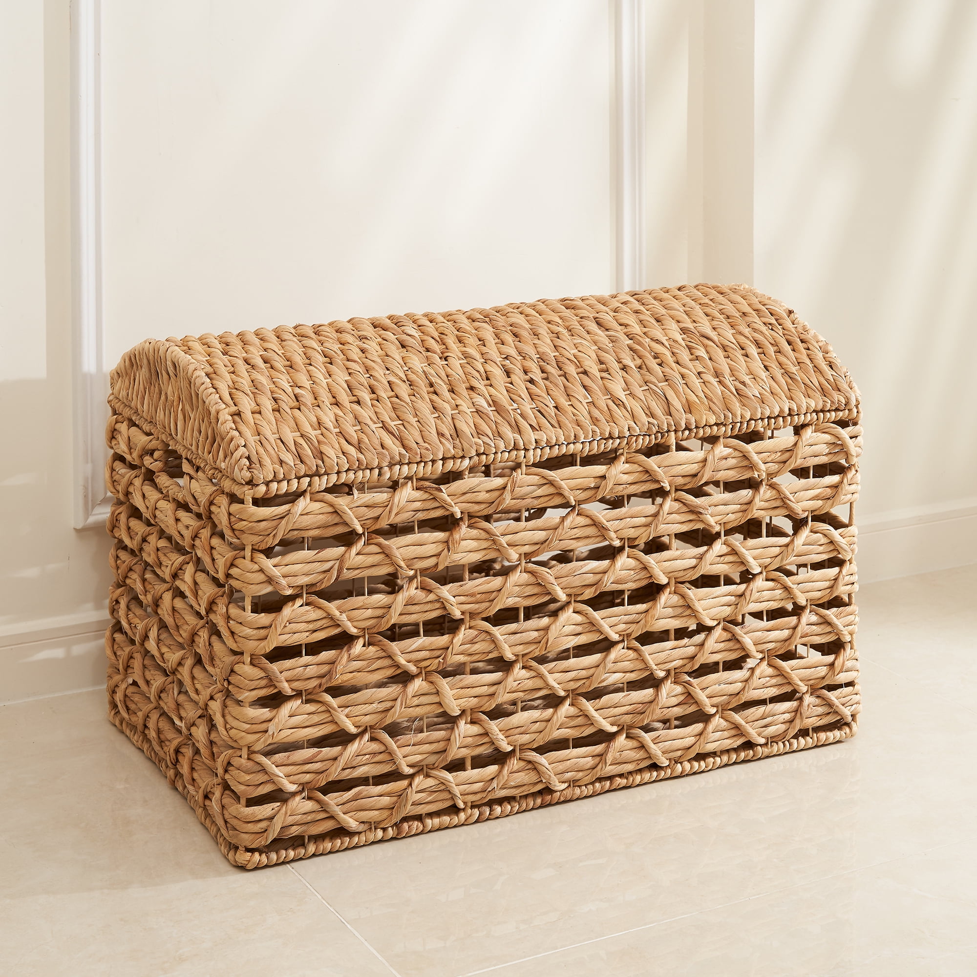 Amelia 28-Inch Hand-woven Water Hyacinth Trunk with Attached Lid 