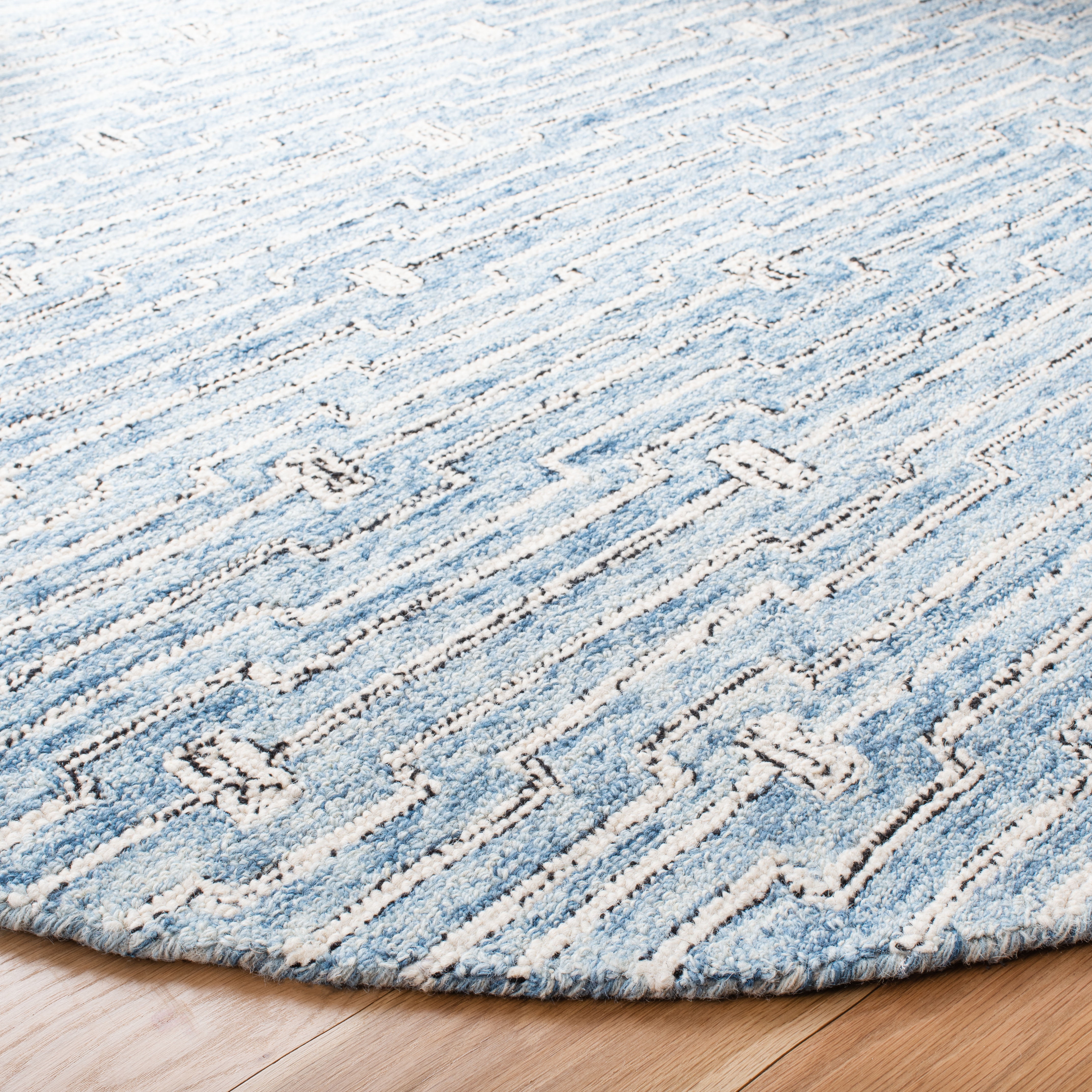 SAFAVIEH Micro-Loop Aspen Geometric Area Rug, Light Blue/Ivory, 5' x 5' Round