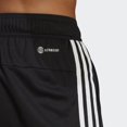 thumbnail image 4 of Pantalones cortos de entrenamiento adidas Essentials Piqué 3-Stripes para hombre, 4 of 5
