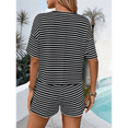 thumbnail image 4 of Conjunto de Pijama de 2 Piezas de Corta con Rayas de Verano, Color Negro, Talla L, 4 of 9