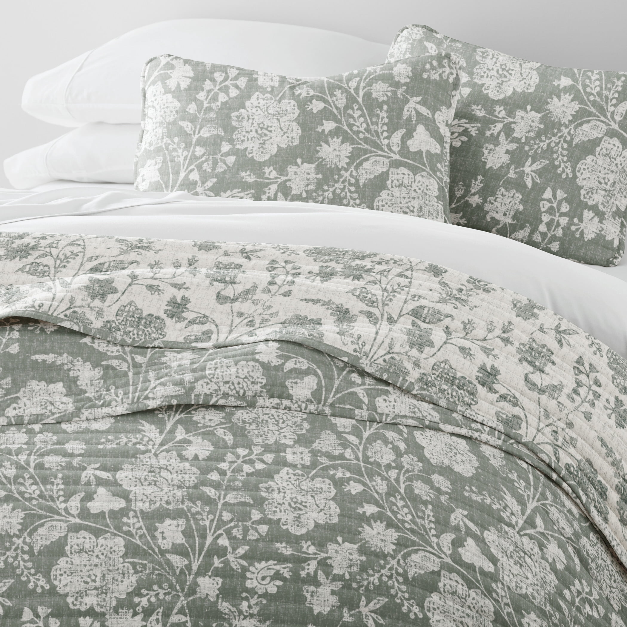 Lightweight Quilt Set Super Soft Wrinkle Resistant Quilted Coverlet Floral Patterns by Comfort Canopy