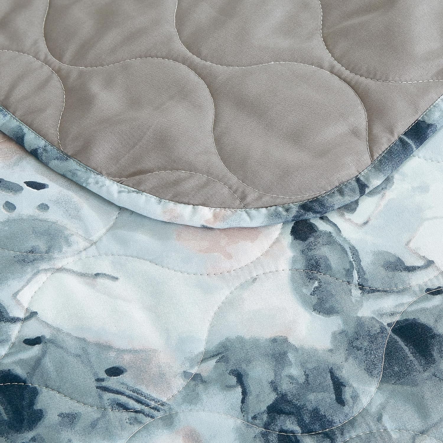 Chezmoi Collection Glory 3-Piece Floral Quilt Set Queen, Multicolor Blue White Gray Waterbrush Printed Microfiber Lightweight Bedspread Set for All season
