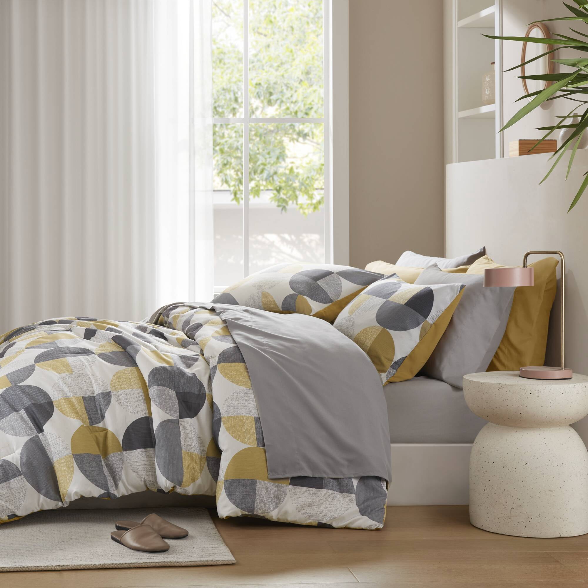Regency Heights Queen Size Comforter Set, 9-Piece Bed in a Bag Queen, Round Geometric Print Bedding Comforter Set with Sheets, Yellow