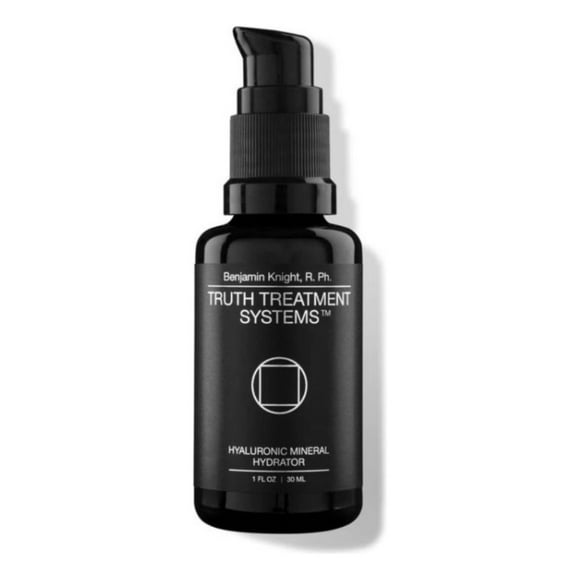 Truth Treatment Hyaluronic Mineral Hydrator: Hidratación intensa y protección antioxidante para una piel radiante.