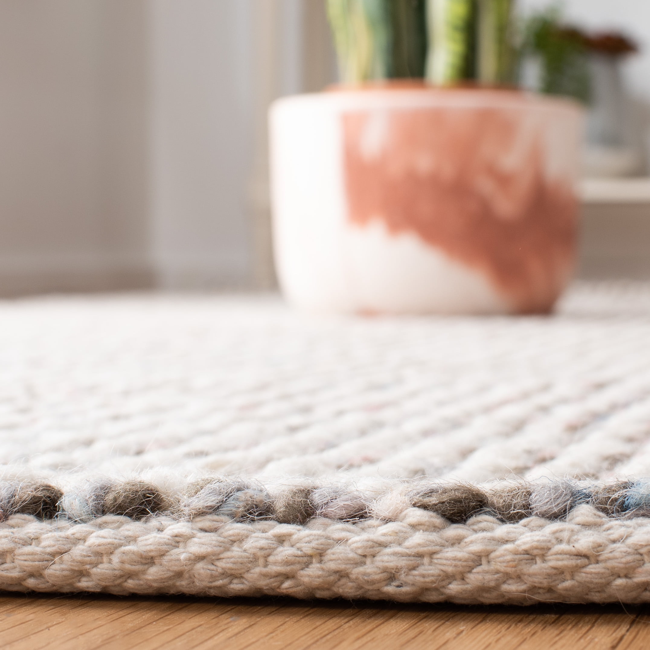 SAFAVIEH Vermont Windsor Solid Area Rug, Ivory/Grey, 6' x 6' Square