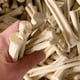 thumbnail image 5 of Methold Palo de bambú dulce Natural y seguro para el tratamiento de los dientes, juguete para masticar Molar Suministros de alimentación y agua para mascotas, 5 of 6