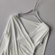 thumbnail image 4 of Traje de Yoga de manga larga con cuello en V, camiseta para adelgazar y correr, traje de entrenamiento físico como Base desgaste externamente, ropa de mujer, 4 of 6