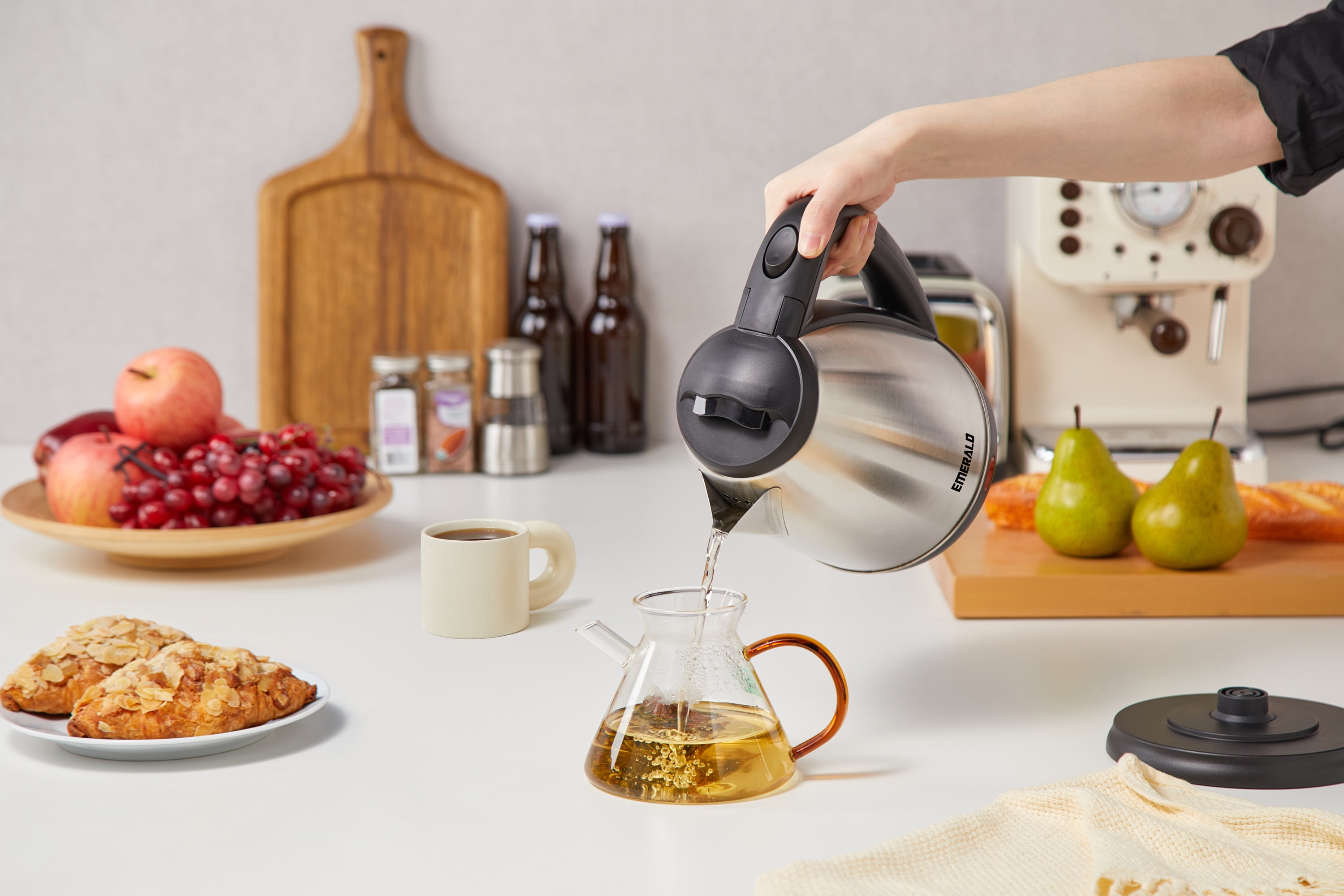 Emerald Stainless Steel Electric Kettle Water Boiler Heater Tea Kettle, 1.8 L, Silver