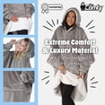 thumbnail image 4 of Manta portátil THE COMFY Original de microfibra y sherpa gris, 4 of 9