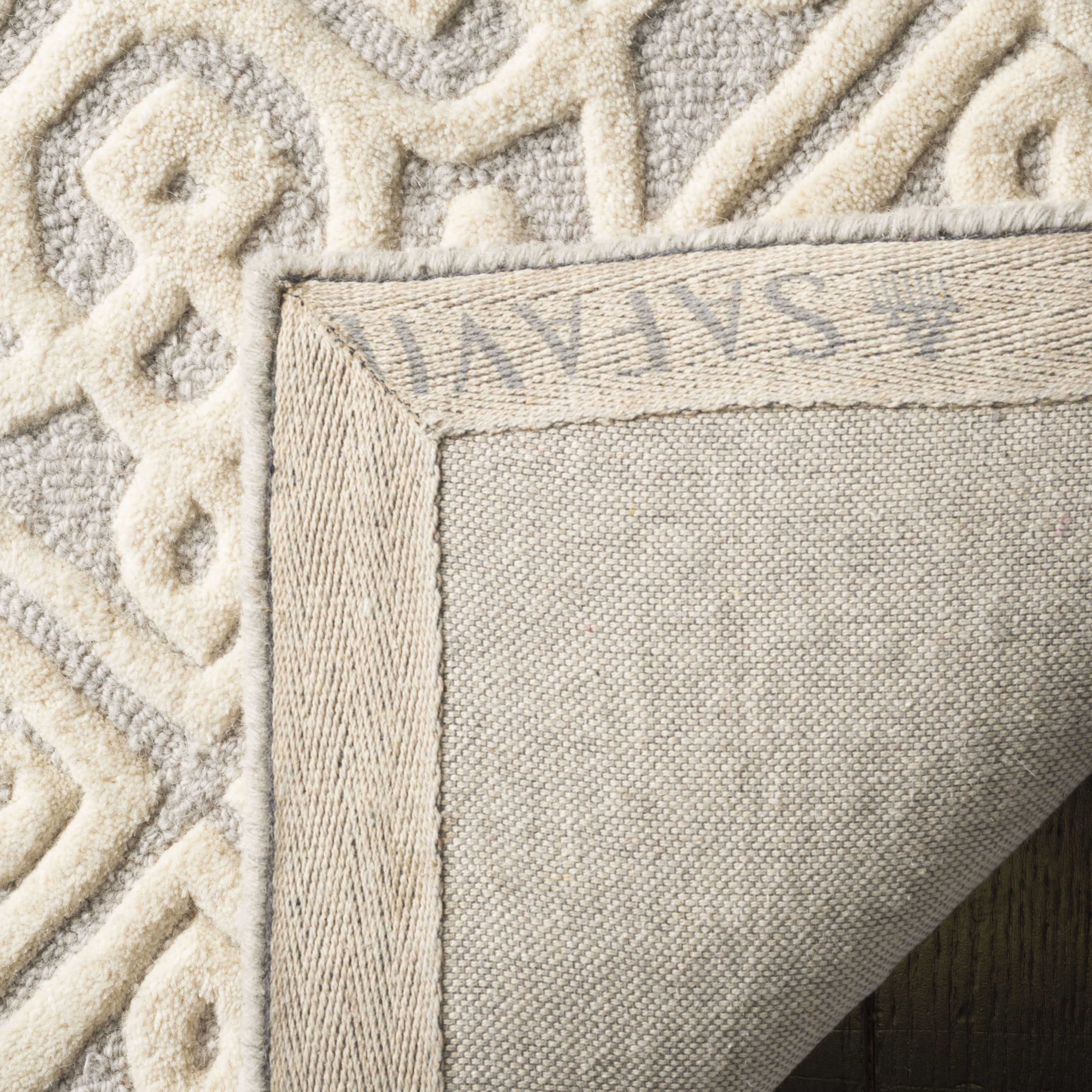 SAFAVIEH Cambridge Mirko Geometric Wool Area Rug, Light Gray/Ivory, 5' x 8'