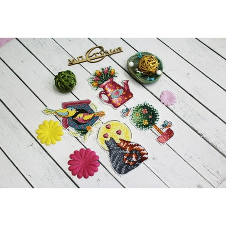 UPC: 4627167303292 | Plastic Canvas Spring. Magnets SR-578 Counted Cross-Stitch Kit