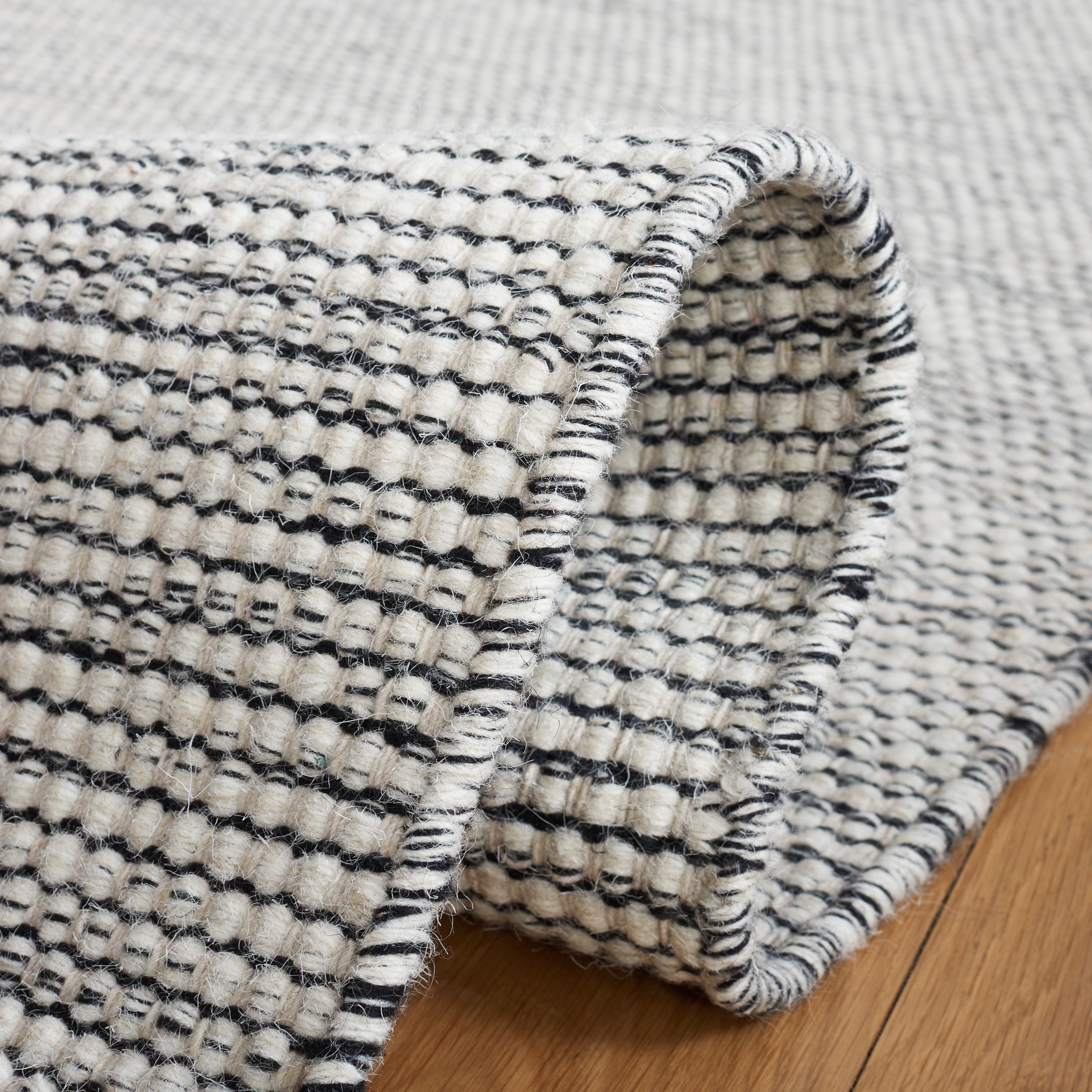 SAFAVIEH Natura Lorin Striped Area Rug, Ivory/Black, 6' x 6' Square