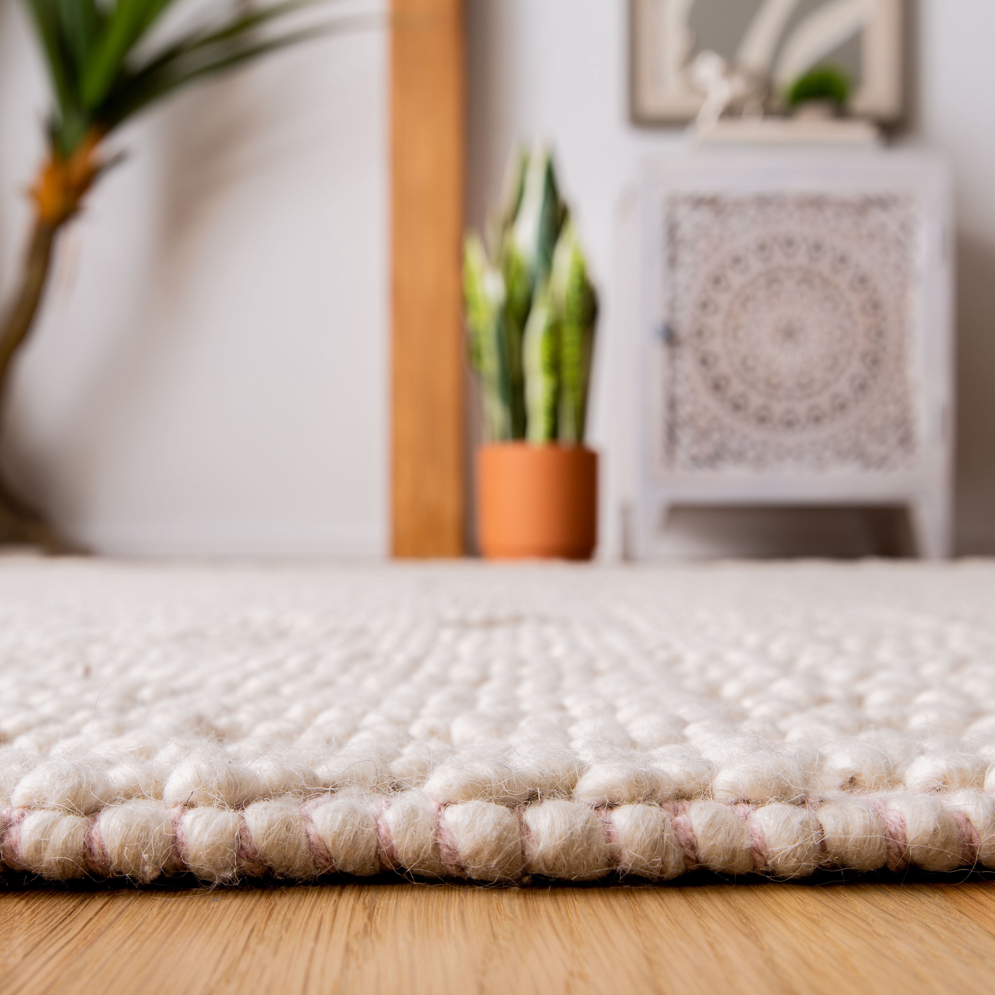 SAFAVIEH Natura Cordelia Southwestern Wool Area Rug, Ivory/Pink, 3' x 5'