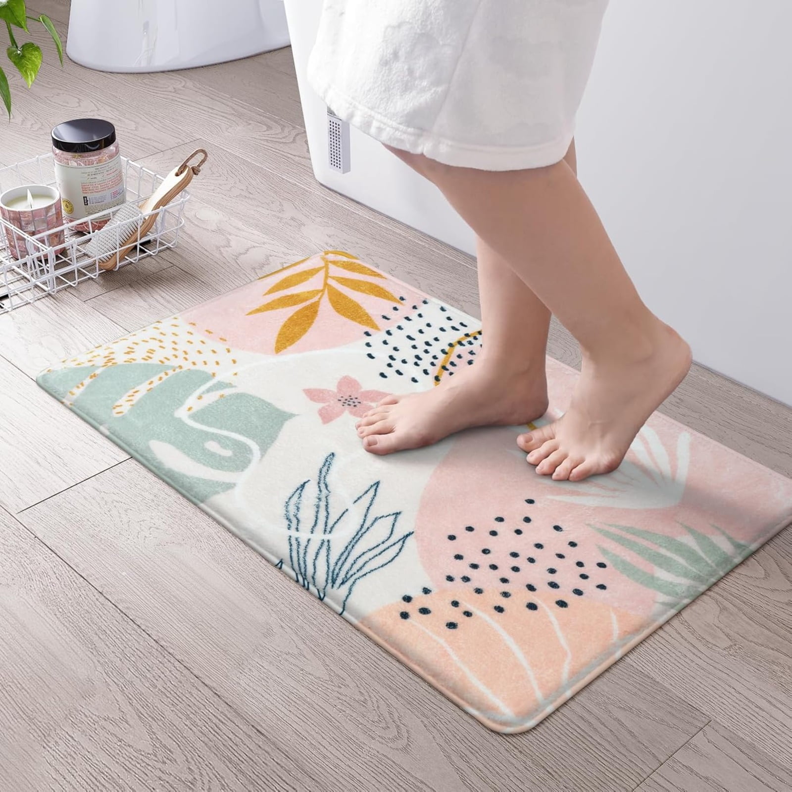 Bathroom Runner Rug Modern Abstract Long Bath Mat Non-Slip Cute Green Plant Bath Rug Soft Velvet Machine Washable Floor Mats for Bathroom Tub Shower