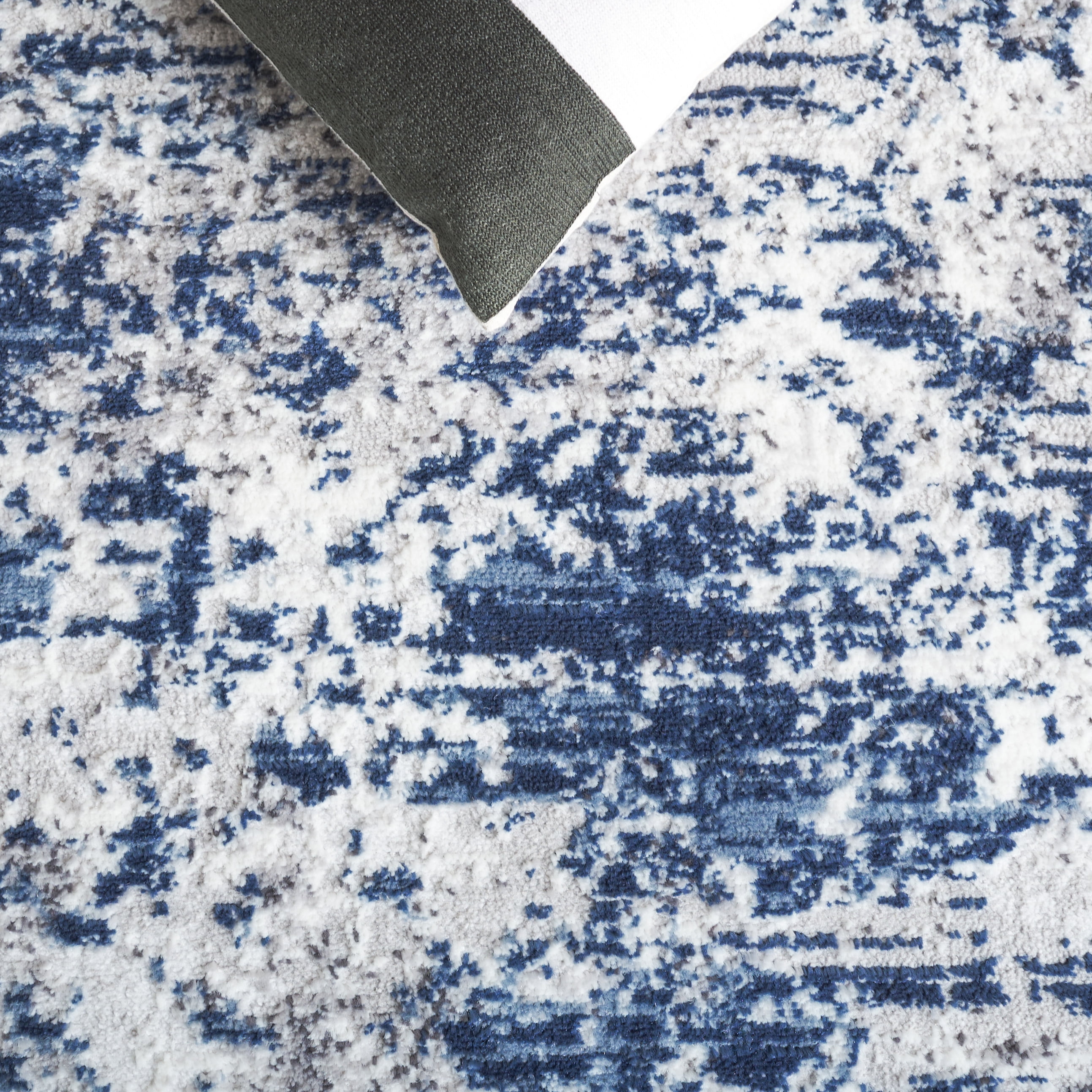 SAFAVIEH Amelia Alastar Abstract Distressed Runner Rug, Ivory/Navy, 2'2" x 8'