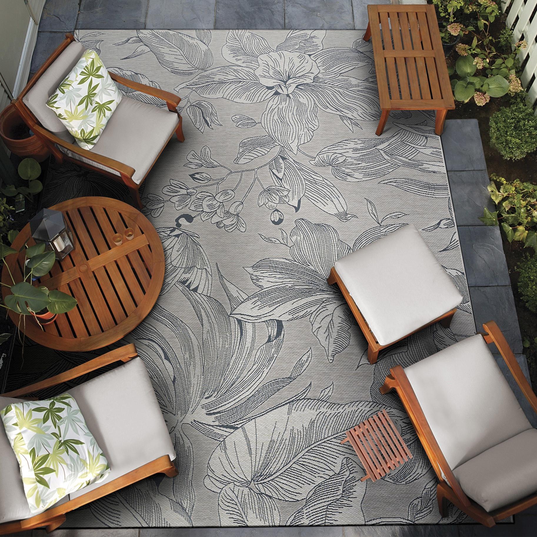 Couristan Dolce Flora 8'1" x 11'2" Argento Indoor/Outdoor Rug