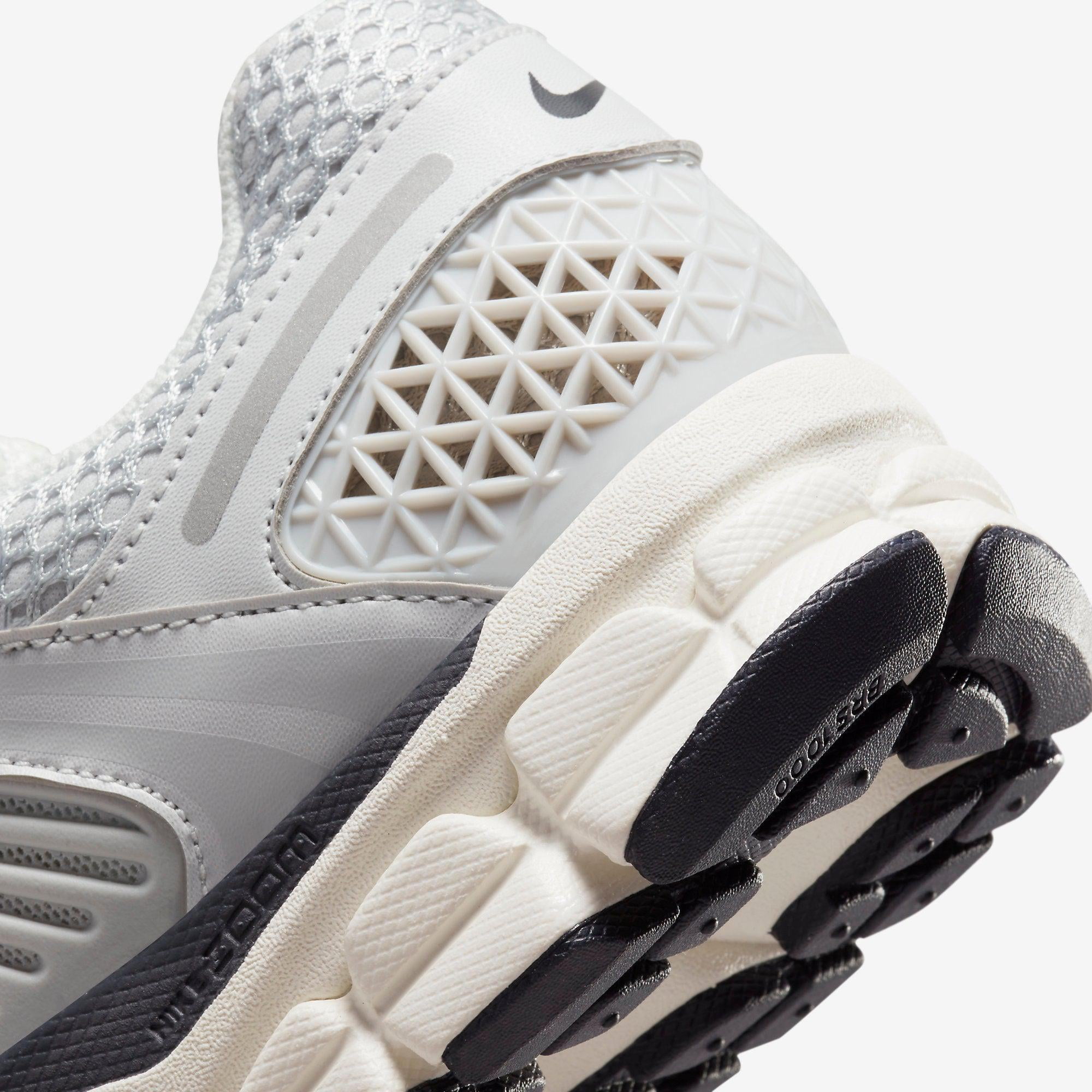 Nike Zoom Vomero 5 Photon Dust Metallic Silver (Women's)