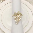 thumbnail image 2 of Juego de 12 servilleteros con forma de uvas, con incrustaciones de perlas y diamantes de imitación brillantes., 2 of 5