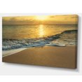 thumbnail image 2 of Vagues Blanches sous le Coucher de Soleil Jaune, 2 of 3