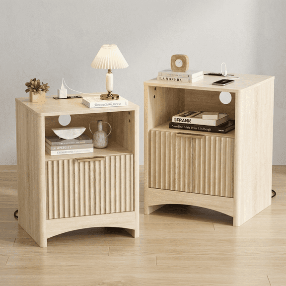 CHITOOMA Fluted Nightstand Set of 2 with Charging Station for Bedroom, Wood Bedside Table with Drawer and Open Shelf, Small End Table with USB Ports for Living Room, Natural